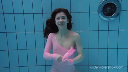 Roxalana cheh petite yet strong masters swimming