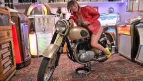 Fooling around in a working mens club barbyslut