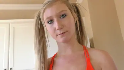 Curious stepdaughter gets overflowing creampie by stepdad