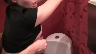 Kamilla in hot minx enjoys pick up sex with a guy in a toilet
