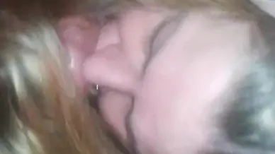 Sexy hexy frau beim blasen