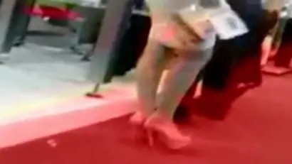 Una promotora bien culona que nalgotas