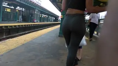 Bubble ass latina milf in grey sweats