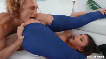 Kendra cole and emily right in put it in her ass vol 17