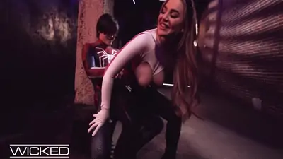Spiderman eats and fucks gwen stacys hot pussy