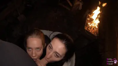 Ffm threesome sucking on the backyard