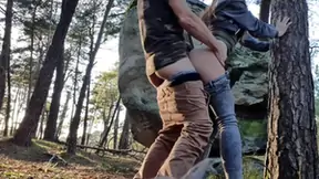 On decide de baiser dans foret pour le nouvel an quelquun nous a vu