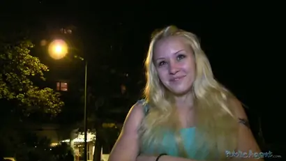 Publicagent clip lola