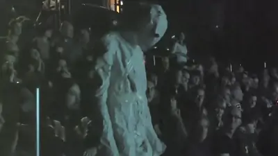 Naked on stage 59 n7