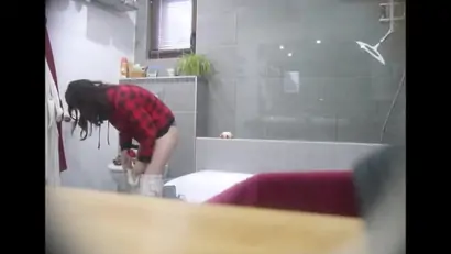 Bathroom junior student 18 cam