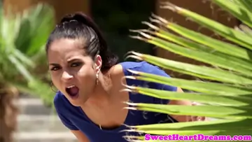 Lesbian babe gives oral in sixtynine pose
