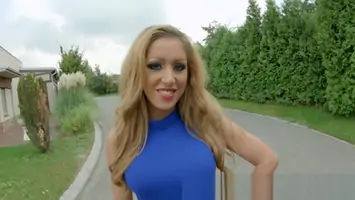 Melanie gold gets big internal creampie