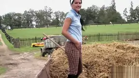 Lucy plays with her cunt outdoors