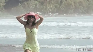 Julia roca in secret getaway blackisbetter