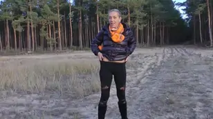 Waldspaziergang flashing and jerking off