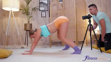Juicy babe gymfluencer fucks cameraman
