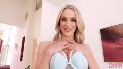 Gapes wide during anal
