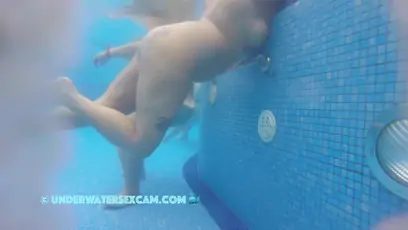 Bbw girl masturbates with the jet stream