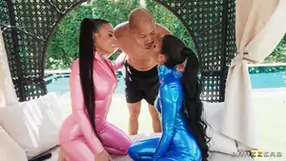 Poolside fashionistas luna star and ryan reid