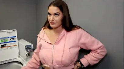 Kendra heart blowjob