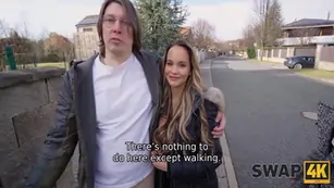 Banged a girl with large breasts in a threesome while her boyfriend was taking a shower