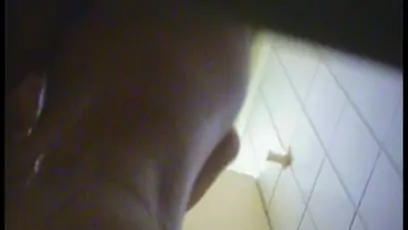 Sexy amateur showering body and dressing up on cam