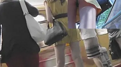 Gripping subway upskirt clip