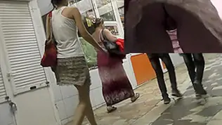 Babe looks hot in upskirt movies thanks to mini skirt