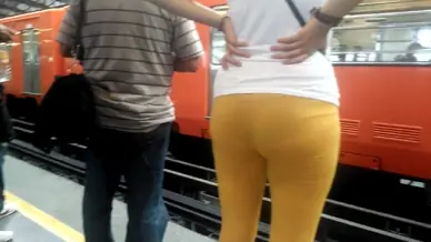 Licras amarillas 1
