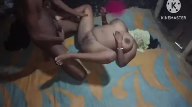 Bhabhi ko bahut garmi lagi thi fir bhi chudai karne diya