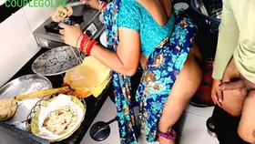 Kichen sex 6 mami khana khane baithi hai jab tak chod lete hai