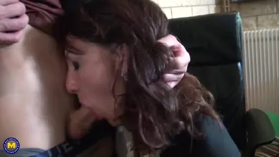 Milf secretary gets fisted and fucked up the ass at the office maturenl