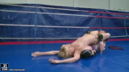 Aleska diamond and celine doll are fighting in arena