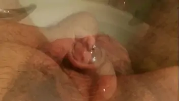 Bath piss