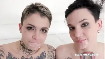 Lesbian couple fuck trans